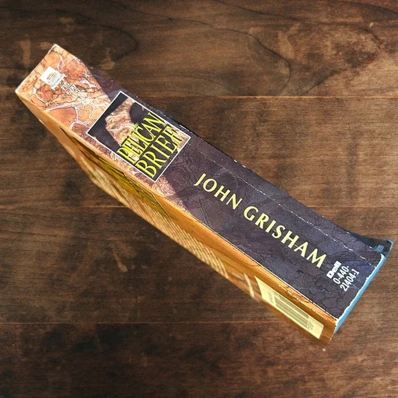 Book The Pelican Brief By John Grisham Paperback - Picture 4 of 4